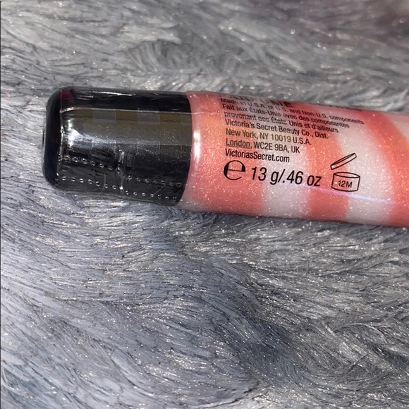 COPY - VS lip gloss - Picture 3 of 3